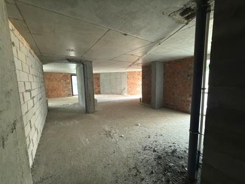 комерційна за адресою Малоголосківська вул., 12г