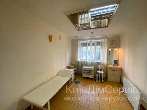 комерційна за адресою Володимира Івасюка просп. (Героїв Сталінграду), 20