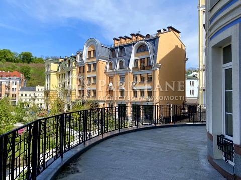 комерційна за адресою Дегтярна вул., 6