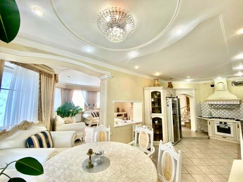 будинок за адресою Ветеранів вул.