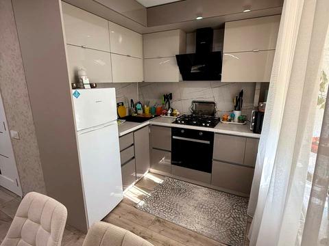 квартира за адресою Закам'яна, 3