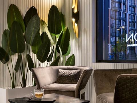 комерційна за адресою Джона Маккейна вул. (Івана Кудрі), 1