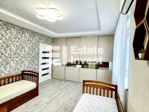 квартира за адресою Софії Русової вул., 7