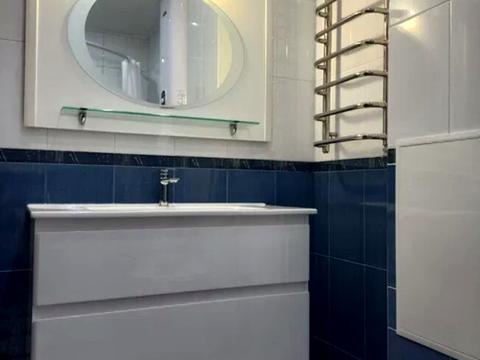 квартира за адресою Анни Ахматової вул., 47