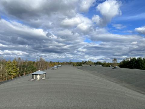 комерційна за адресою Лісова вул. (Пархоменка), 1