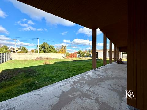 будинок за адресою смт. Обухівка, Чарівна