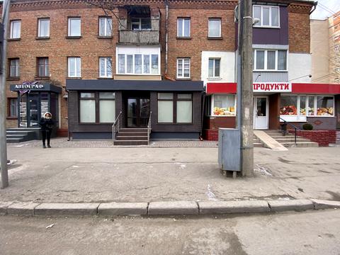 комерційна за адресою Свободи вул., 2