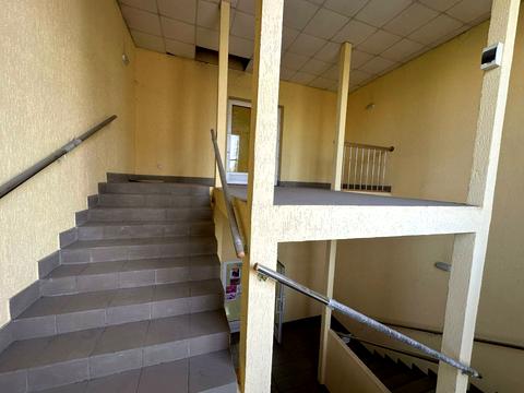 комерційна за адресою Чорних Запорожців вул. (Петра Запорожця), 28