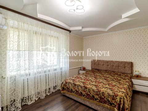 квартира за адресою Русанівський бульв., 4
