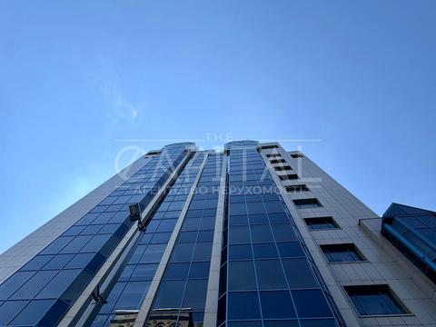комерційна за адресою Шовковична вул., 42