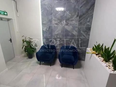 комерційна за адресою Жилянська вул., 118