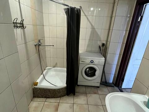 комерційна за адресою Свободи просп. (), 27