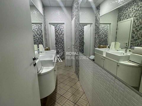 комерційна за адресою Почайнинська вул., 32
