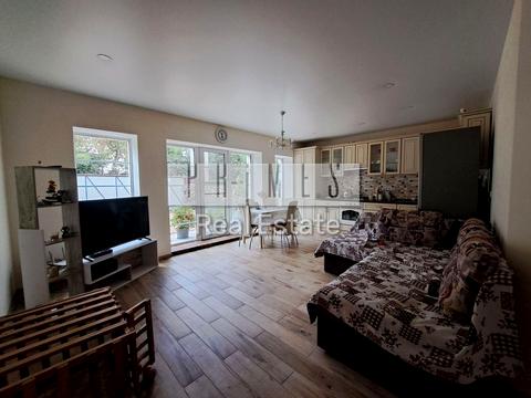 будинок за адресою 6-та Лінія вул., 6