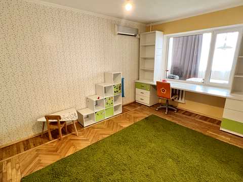 квартира за адресою Срібнокільська вул., 8-А