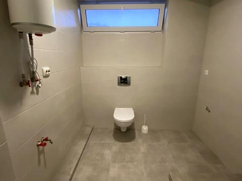 комерційна за адресою Богдана Хмельницького пл., 1