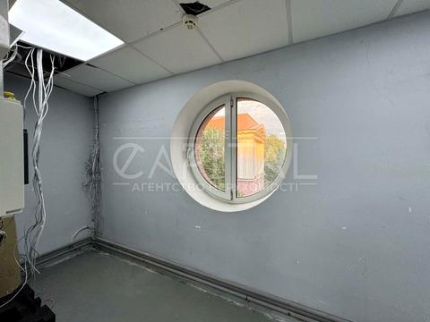 комерційна за адресою Лесі Українки бульв., 23б