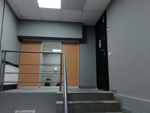 комерційна за адресою Олеся Гончара вул., 79