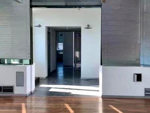 комерційна за адресою Басейна вул., 4а