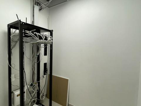 комерційна за адресою Авіаконструктора Антонова вул., 2-Б