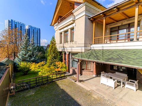 будинок за адресою вул. Павла Загребельного