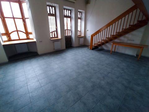 комерційна за адресою Старокозацька вул. (Комсомольська), 33