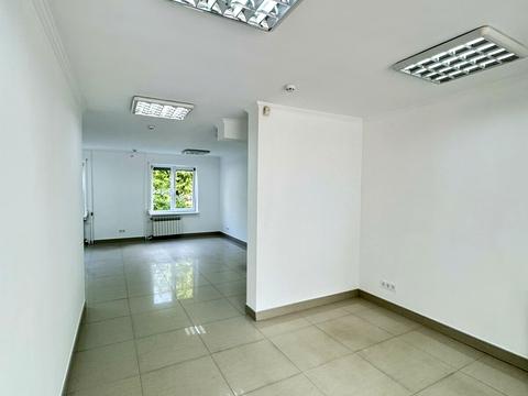 комерційна за адресою Сихівська вул., 4