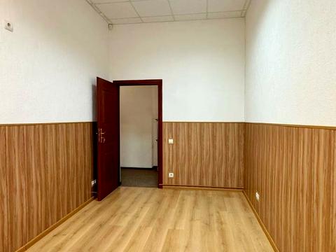 комерційна за адресою Круглоуніверситетська вул., 7