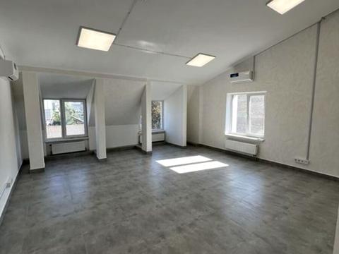 комерційна за адресою Межигірська вул., 87-А