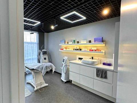 комерційна за адресою Варненська вул., 2