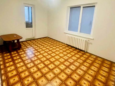 квартира за адресою Анни Ахматової вул., 18