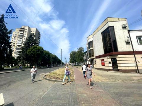 коммерческая по адресу сенатора, 1