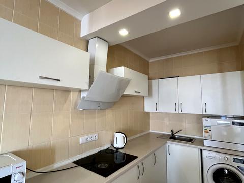 квартира за адресою Любомира Гузара просп. (Космонавта Комарова), 26