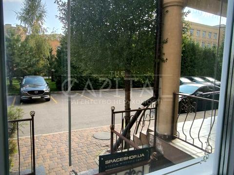 коммерческая по адресу Андрія Малишка ул. (Льва Толстого), 102