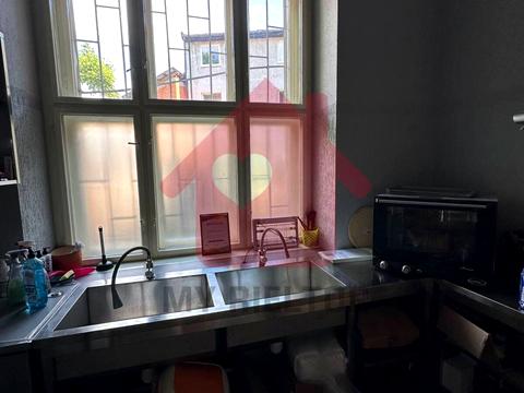 коммерческая по адресу Театральная пл., 5