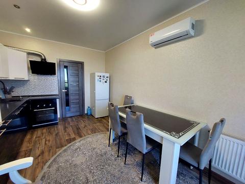 квартира за адресою Космонавтів вул., 128