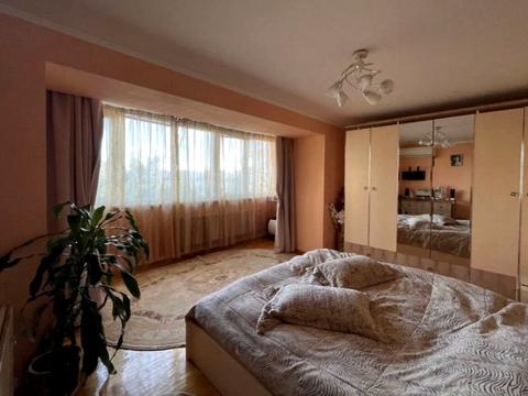 квартира за адресою Космічна вул., 6