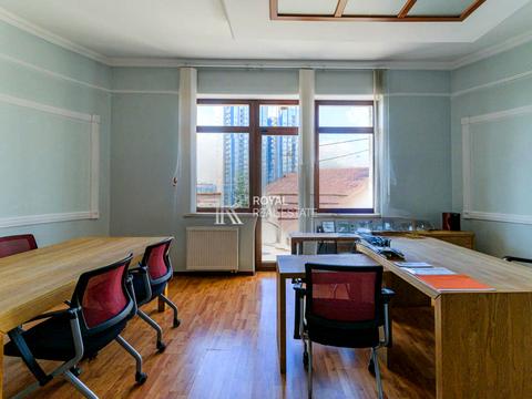 коммерческая по адресу Павла Загребельного ул. (Миколи Раєвського), 14