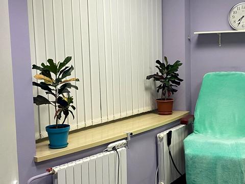 комерційна за адресою Володимира Івасюка просп. (Героїв Сталінграду), 8