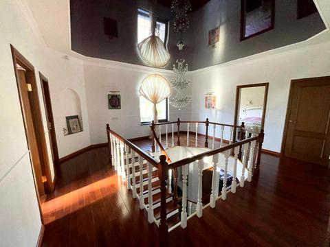 будинок за адресою с. Нові Безрадичі, пісчана