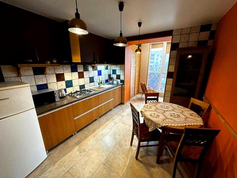 квартира за адресою Високовольтна вул., 14А
