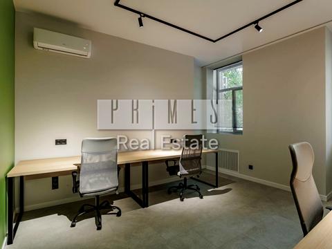 комерційна за адресою Богдана Хмельницького вул., 9