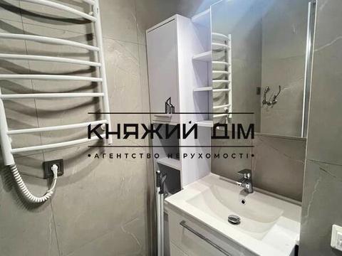 квартира за адресою Дніпровська набережна вул., 17-К