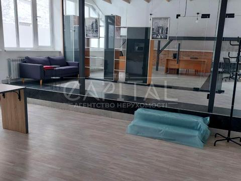 комерційна за адресою Куренівська вул., 21