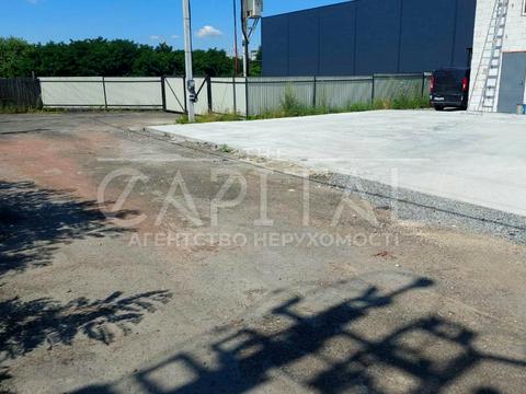 комерційна за адресою Білогородська вул., 26