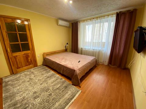 квартира за адресою В'ячеслава Чорновола вул., 33/30
