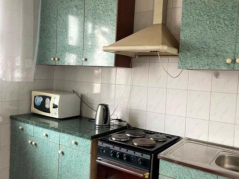 квартира за адресою Анни Ахматової вул., 21