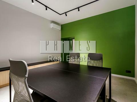 комерційна за адресою Богдана Хмельницького вул., 9