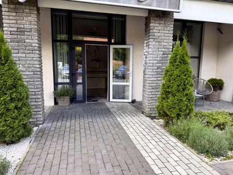комерційна за адресою Подільська вул., 10/3