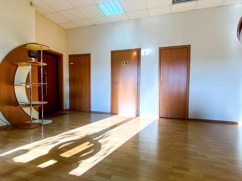 комерційна за адресою Королеви Єлизавети ІІ вул. (Глинки), 1